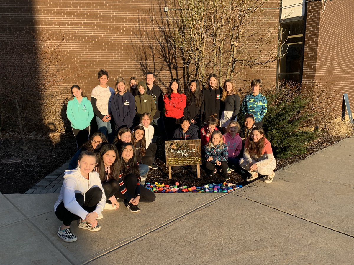 TeamIntegrity5's tweet photo. @ICKindnessRocks The beginning of IC Kindness Rocks Club @SASD_IC #kindnessrocks #ICrocks #SASD @IndianValley_EF https://t.co/Ohkit0Bvzv