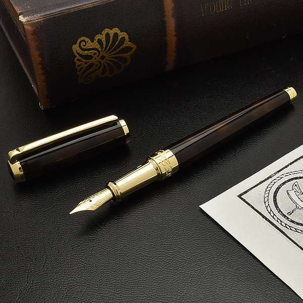 The Beautiful S.T. Dupont Line D 14kt Fountain Pen is currently reduced by 10%! This pen is a must have addition to your collection as it provides both style and quality with everything you write.

penshop.co.uk/st-dupont/foun…

#sale #specialoffer #fountainpen
