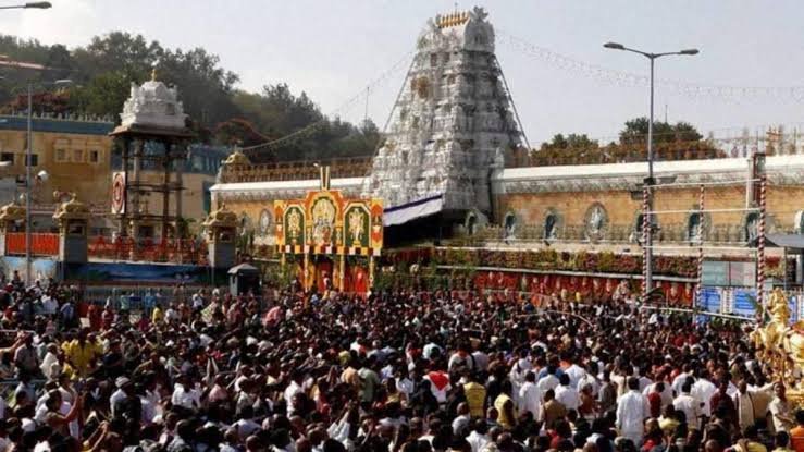 Democratic_TV's tweet photo. As fresh coronavirus cases are being reported in India, the Tirumala Tirupati Devasthanam (TTD) issued an advisory asking foreigners, Non-Resident Indians (NRIs) and others not to visit the temple for 28 days after they land in the country. 
#AndhraPradesh #CoronaVirusUpdate https://t.co/MFN8h331fD