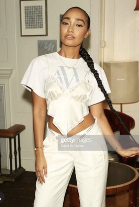 SpainLittleMix's tweet photo. 📸 • Leigh en #OwnTheTable https://t.co/RZpLTbU0t8