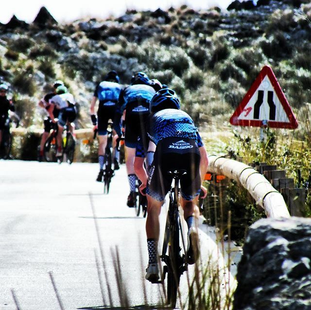 StolenGoatRT's tweet photo. Showdown at high noon #sacalobra .
.
.
.
.
.
#rocktheroad #feelthegrip #wearebasso #ridebetterridebasso #stolengoat #stolengoatherd #cooperreadingbmw #performanceprotection #otefuelled #ride100percent #balnearioilletas #cycling #cyclinglife #bike #ciclis… https://t.co/nZMESkrylT https://t.co/nnSdD5R1aA