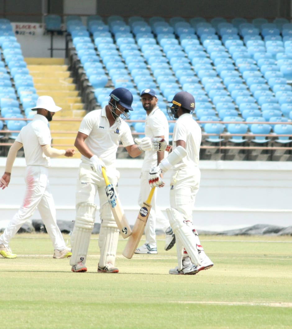 CabCricket's tweet photo. Moments from the First session of the #RanjiTrophyFinal between Bengal Vs Saurashtra on day 3.
#CAB
#SAUvBEN
#SupportTeamBengal https://t.co/8OnvZbZXUk