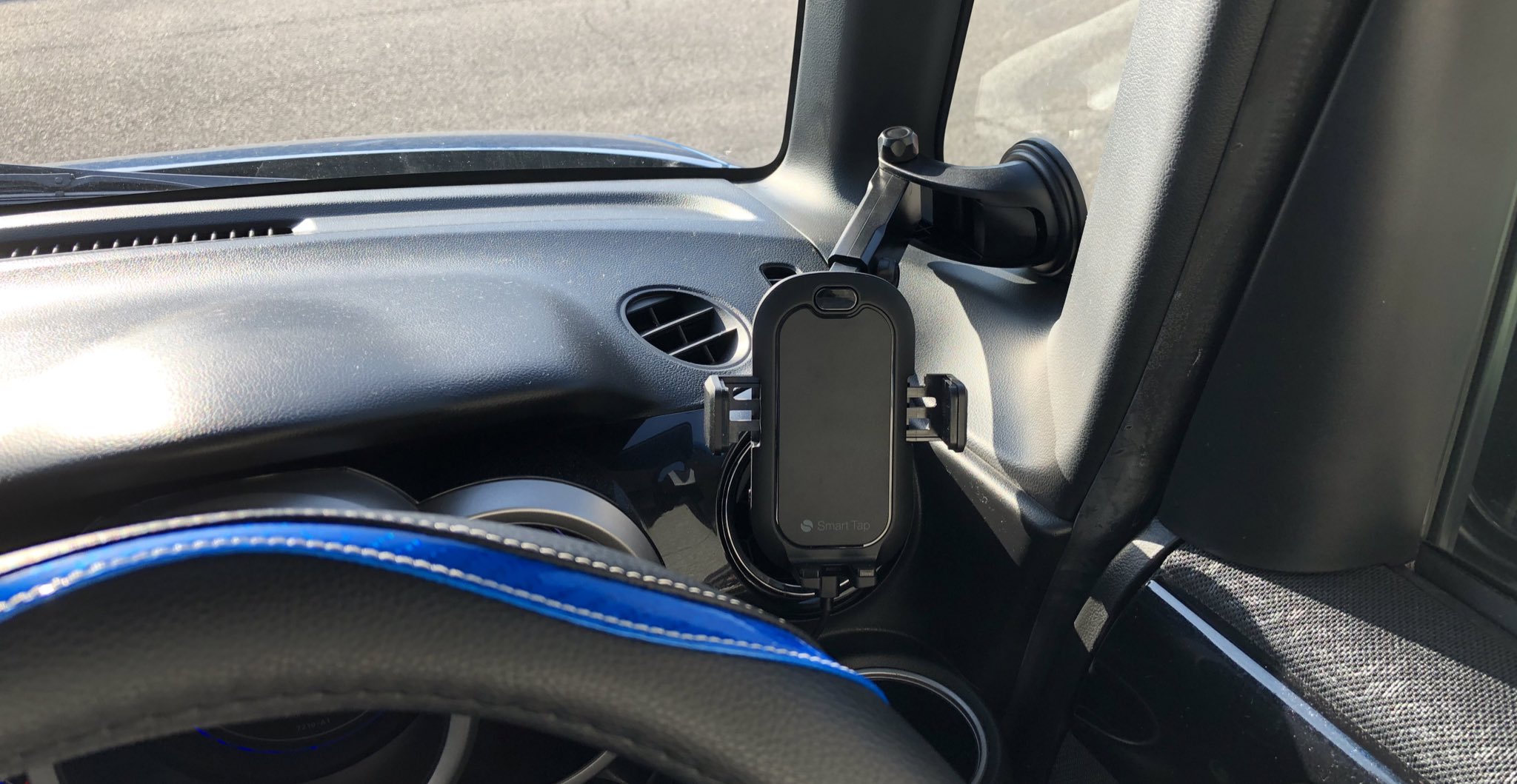 ふう ポイ活 楽天で買ったスマホホルダー Smarttapが良すぎたので紹介します 愛用者nboxカスタムjf1です Nは スマホの置き場無くて困ってたので重宝します ワイヤレス充電 自動開閉 Iphonexにiface装着でもワイヤレス反応します T Co