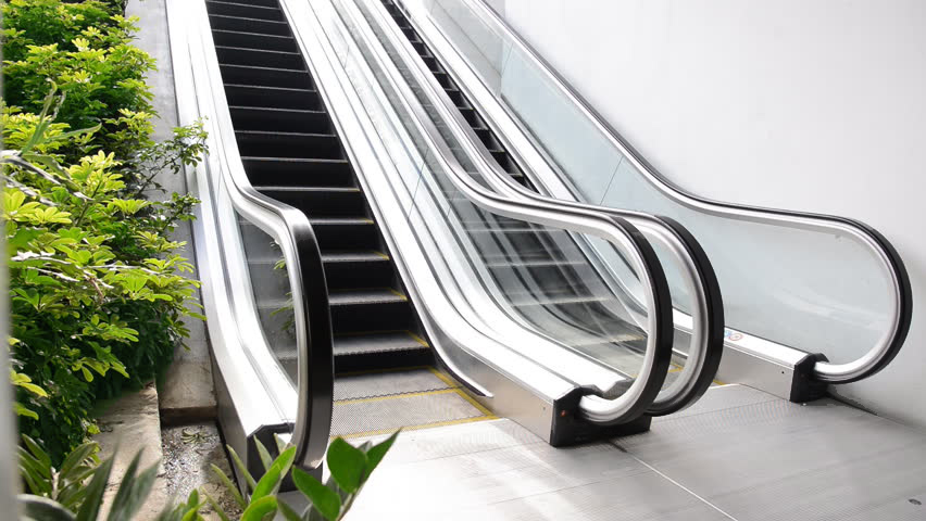 SeplWorld's tweet photo. Escalators are individually linked steps on a track which cycle on a pair of tracks which keep them horizontal.
.
.
.
.
.
.
.
.
.
#escalator #movingwalks https://t.co/RQlH3JXWCs