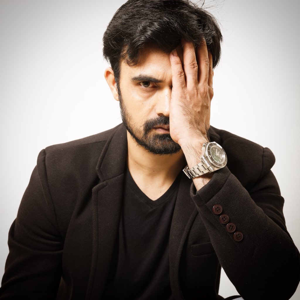 saheem_official's tweet photo. I’m not able to see properly but I can think definitely #WednesdayMotivation #ekram #saheemkhan @premiumbusiness https://t.co/dMQUWgZMPV