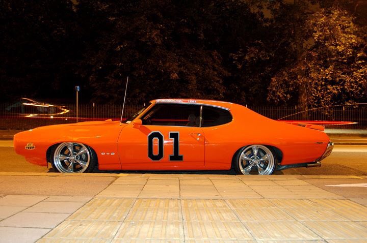 TorqueAmerican's tweet photo. The General Lee is a 69 Charger - so is this Pontiac GTO a tribute or a knock off? 🤔
#torqueamerican
#pontiacgto
#generalleecar
#generallee01
#musclecar https://t.co/1L2efS8GK1