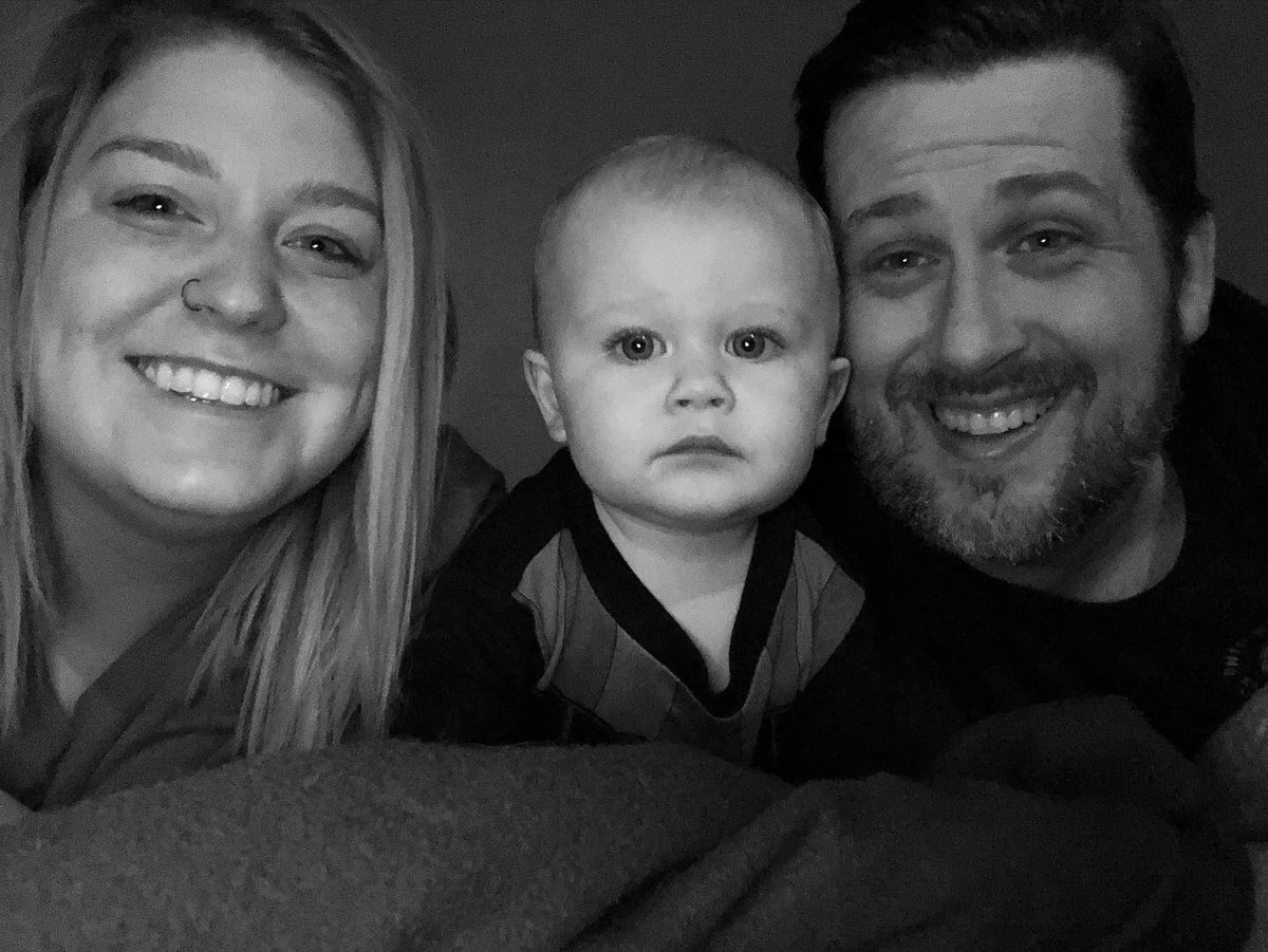 LilCarl8814's tweet photo. I’m tired as shit, but I’m laying in bed watching @AmericanIdol with my boo. Our baby is asleep in his crib next to us.... wow I love my life. https://t.co/YjdWJgrEht