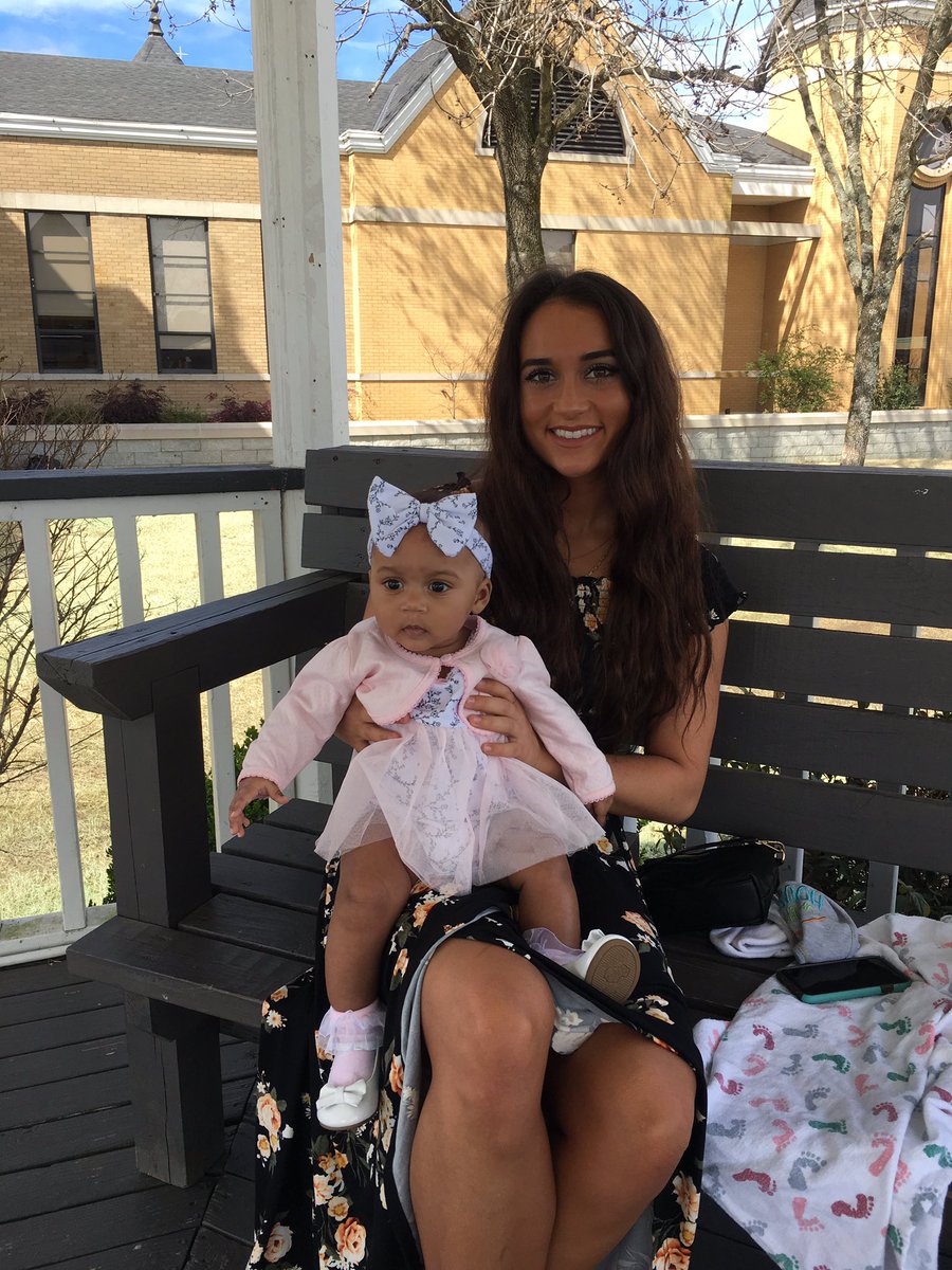 GoCassGo's tweet photo. Starting to get the hang of this mommy thing🧡 #singlemom #ripgrandma #spring #babyjacie https://t.co/snbc3FzXun