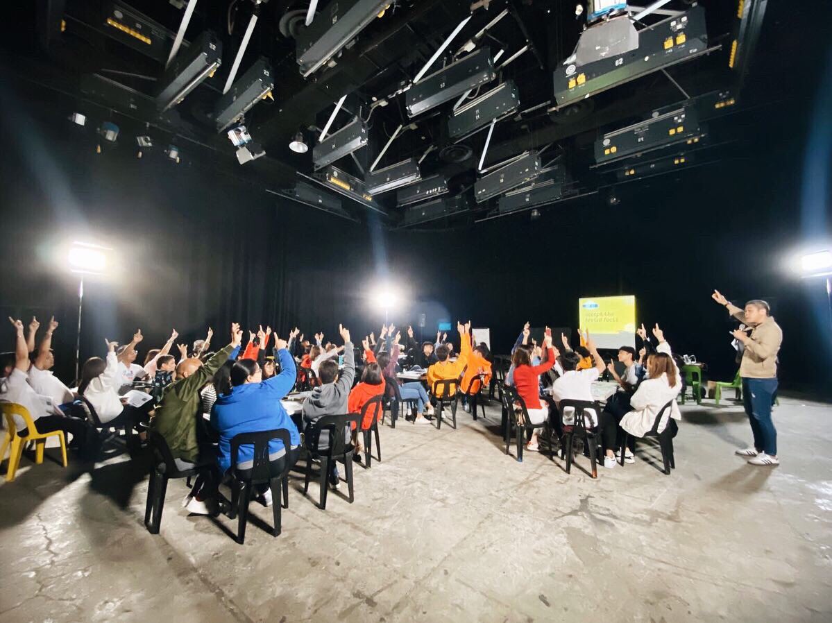 You are a 10🌟
A workshop for "Making Social Media a safer and more meaningful world for all," together with the artists and staff of <a href="/starmagicphils/">Star Magic</a> by TMLF's <a href="/apangilinan/">Anthony Pangilinan</a> and the team🌠