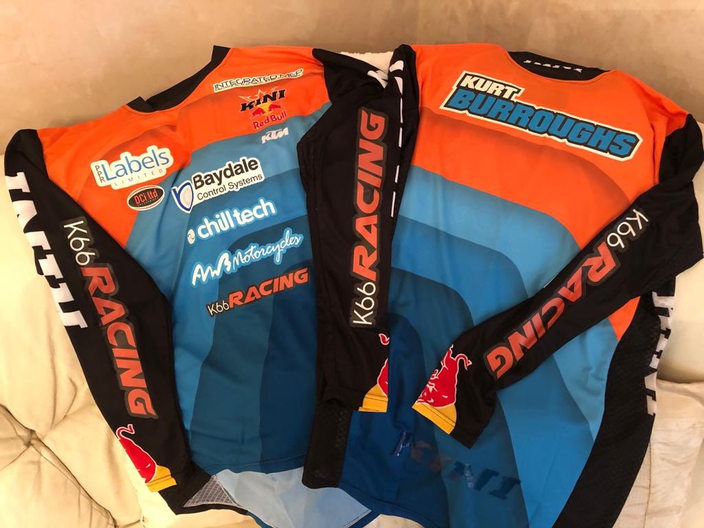 pprlabelsltd's tweet photo. We are proud to sponsor @sam122smith and @k66racing for the Abu Dhabi Desert Challenge, the first round of the cross country rally world championships! #tshirtprinting #labelprinting #pprlabelsltd #manchester #abudhabidesertchallenge #sponsors #printingcompany https://t.co/T0Kf0UVfJX