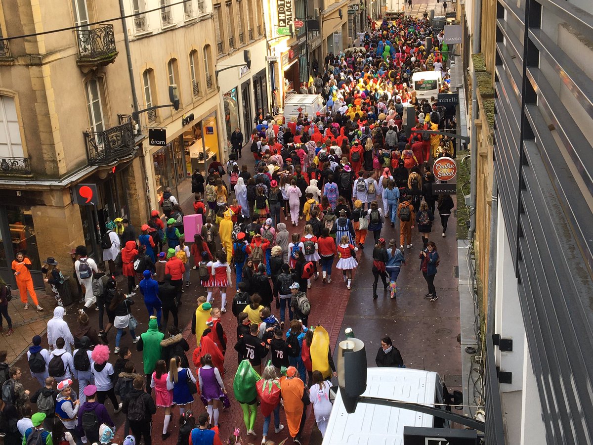 frosaci's tweet photo. #Perecent #Metz Rue Serpenoise @F3Lorraine https://t.co/S4t9nDFINp