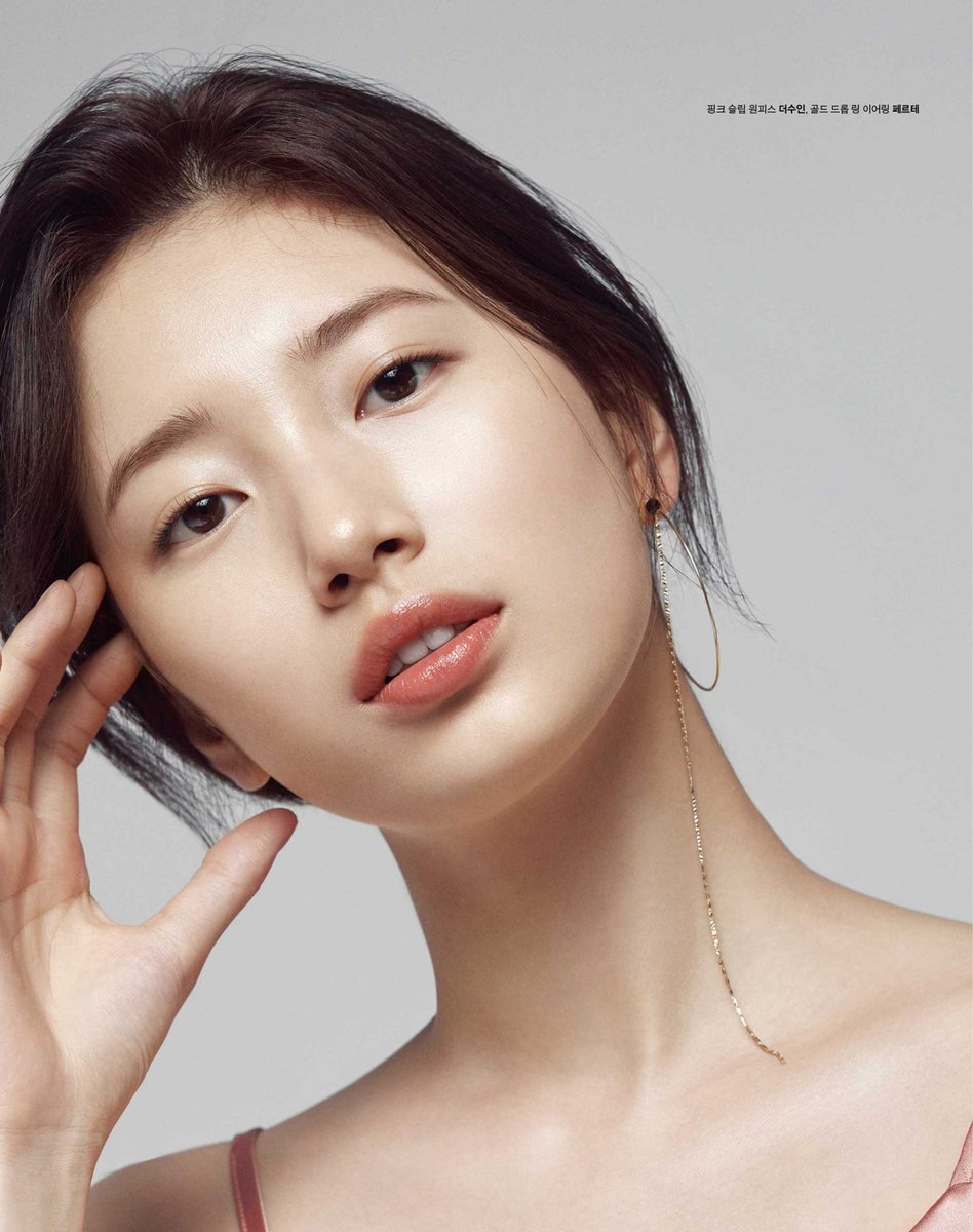 knot_archive's tweet image. 2019년 2월호 별책부록 
#배수지 #수지 #SUZY #BaeSuzy #裵秀智 #ペ・スジ #スジ #랑콤 #Lancôme 

ⓒ 마리끌레르 코리아 (Marie Claire Korea)
ⓒ 랑콤(Lancôme)