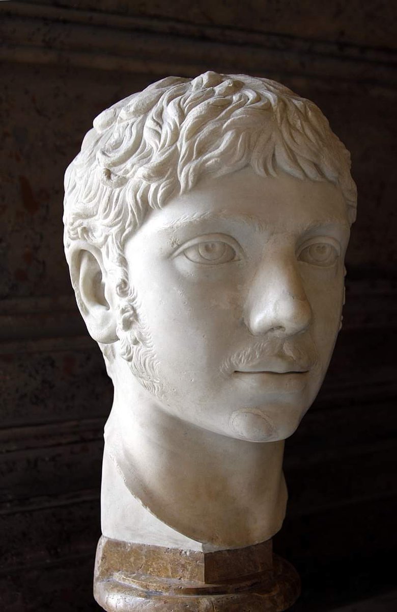 AntiquitatesR's tweet photo. 🗓 ACCADDE OGGI 🗓

L'11 marzo del 222 d.C. veniva assassinato l'Imperatore Sesto Vario Avito Bassiano, meglio noto col nome di Elagabalo.

⬇️⬇️⬇️
https://t.co/pP3J1xj5Ju

#AccaddeOggi #elagabalo #storiaromana #romanempire #antiquity #SPQR #impero #imperatore #history #romans https://t.co/ThrjkxJhAK