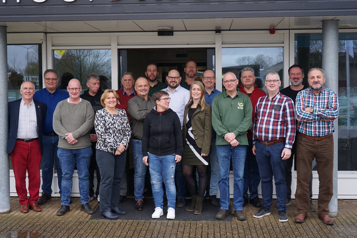 Gisteren mocht ik onze nieuwe Ondernemingsraad van @Ergon en <a href="/Participatie040/">Ergon Participatiebedrijf</a> installeren. Trots op deze medewerkers die extra hun schouders onder de organisatie zetten.  Kijk uit naar een fijne samenwerking de komende jaren! 🙏 <a href="/Ergon_Geert/">Geert Franse</a> succes als nieuwe voorzitter!