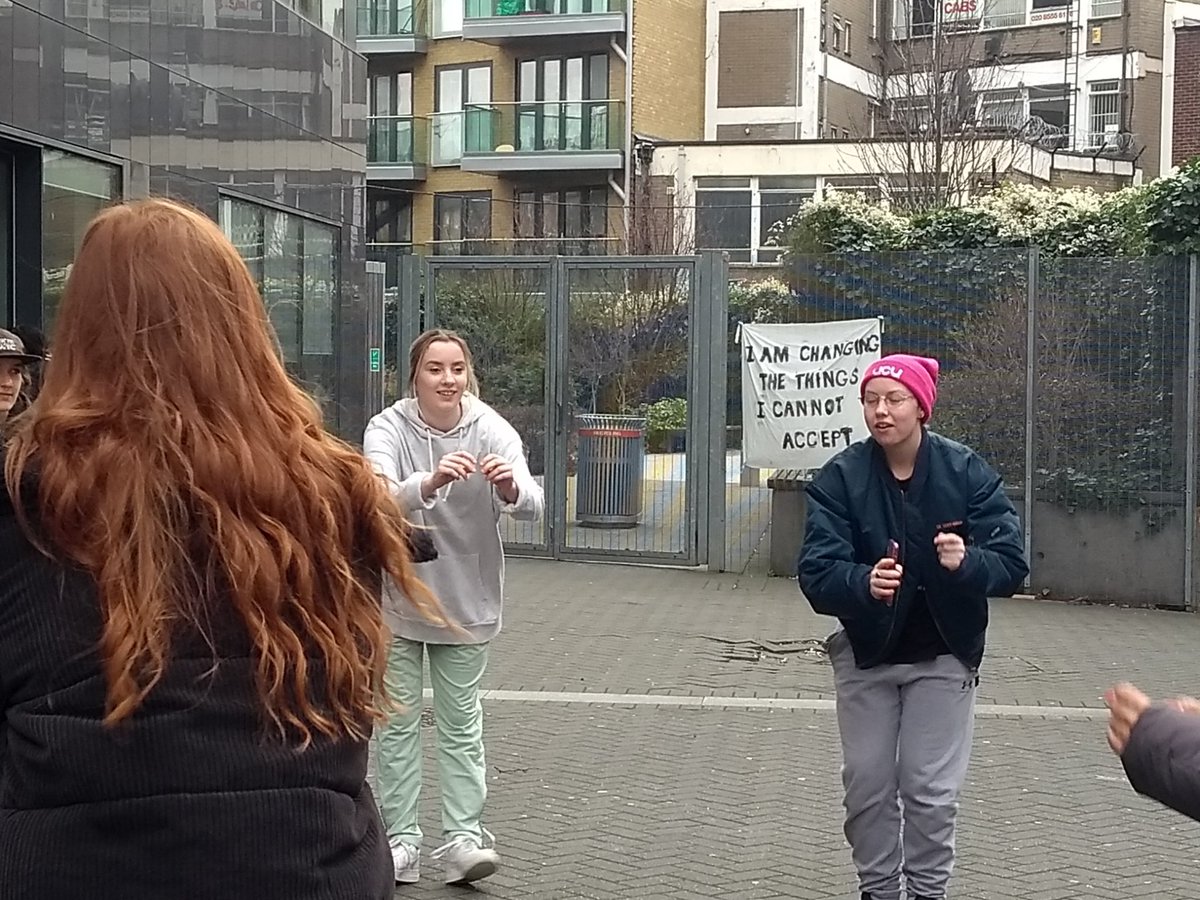 ClareQualmann's tweet photo. Students from #DanceUrbanPractice our on the picket line with us this morning @uelucu https://t.co/1u3ZHU6djS