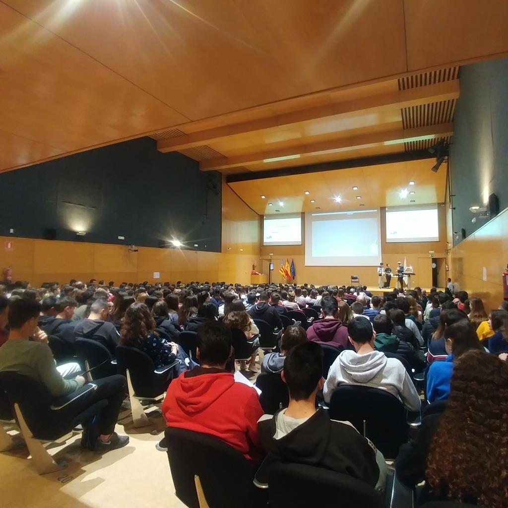 Así celebramos el Día Internacional de las #Matemáticas en la <a href="/UPV/">Universitat Politècnica de València</a> 
Lleno total y ambientazo con <a href="/fblascoxyz/">Fernando Blasco</a> 
#idm2020
<a href="/RealSocMatEsp/">RSME</a>
<a href="/fespm_es/">FESPM</a> <a href="/AccentureSpain/">Accenture España</a>