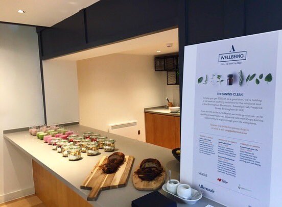 DesignJq's tweet image. Don’t forget we are open for breakfast until 10am for today only as part of our Birmingham wellbeing week!! Start your day the right way with a selection of delicious healthy food and freshly made smoothies whilst admiring the aquariums 🤩🥑🍓🐠