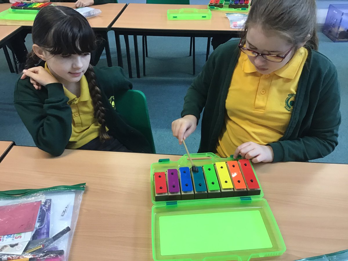 larksMPS's tweet photo. We’ve enjoyed using the glockenspiels again in music this week @MusicMPS_ https://t.co/sus0ZTC5Mt
