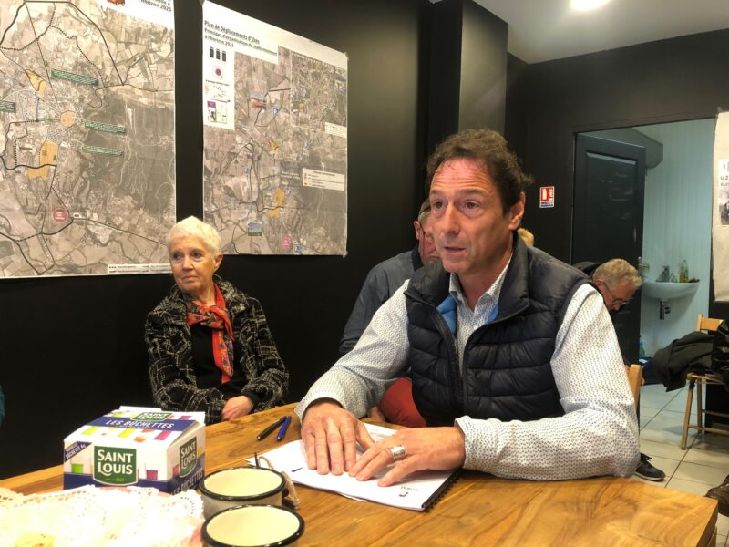 objectifgard's tweet photo. UZÈS Christophe Cavard fait dresser deux constats d’huissier concernant la campagne de Jean-Luc Chapon
https://t.co/gTH1bNCVlG  @ccavard https://t.co/xFDfTb6KQT