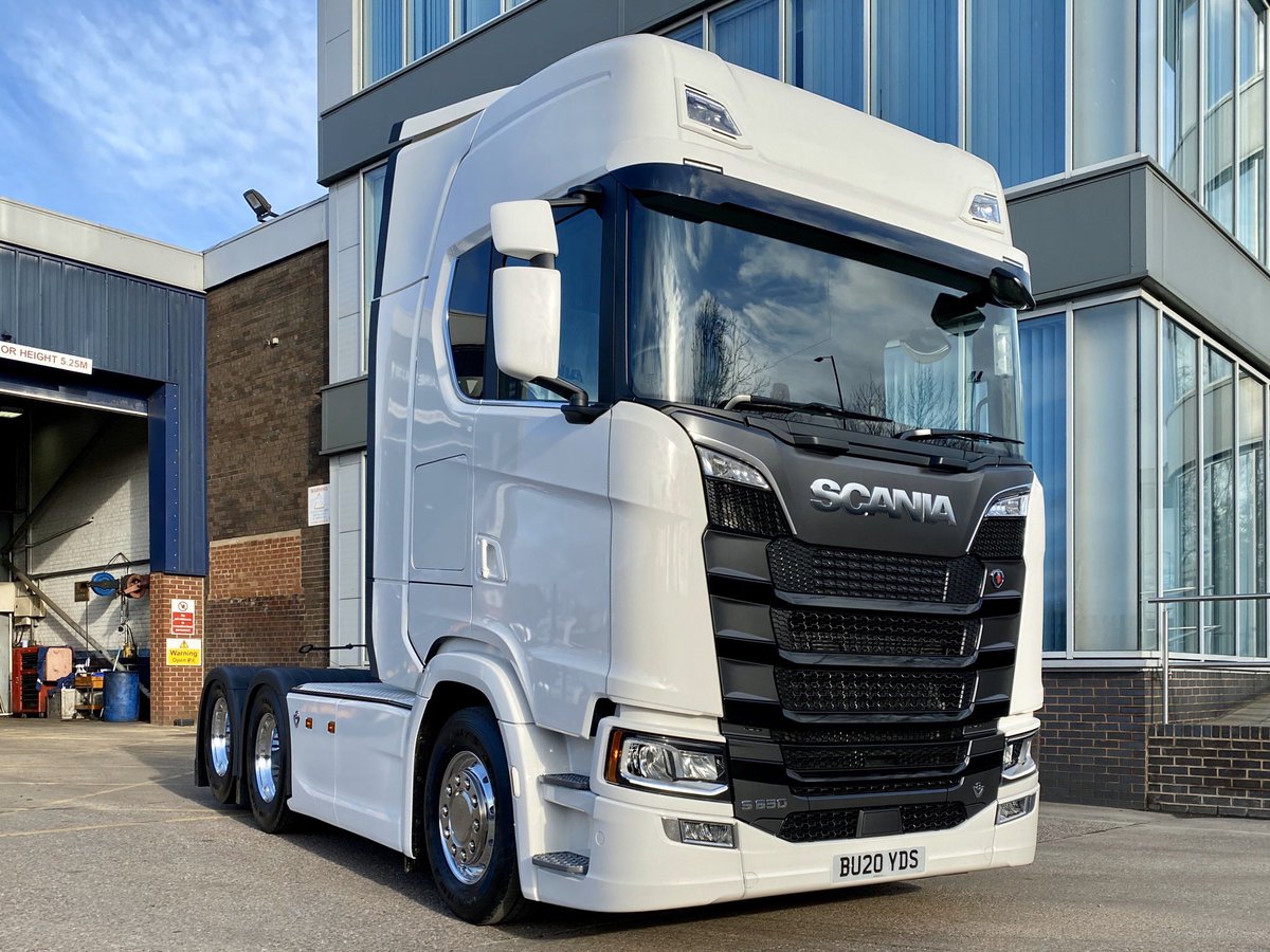 JarrodV8Power's tweet photo. What a Wednesday....# david Saunders new #V8 650 twin wheel tag #Tranztec catwalk just stunning .....a great morning ahead ...@keltruck @ScaniaUK @chrispurvis1984 https://t.co/LYeRzEKyts