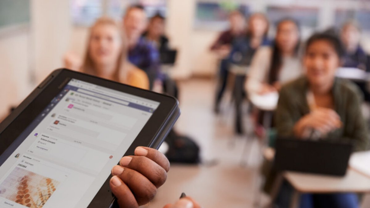 MSEducationUK's tweet image. New features in @Office365 enable teachers to work remotely.

Schools can present slides and give viewers a QR code, so they can follow along in more than 60 languages.

Learn more: msft.it/6010TjeHe

#Bett2020 #MicrosoftEdu
