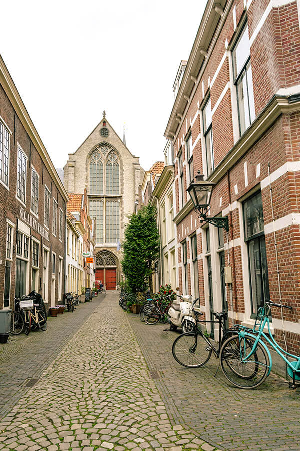 Are you curious about the key locations of the #Pilgrims in #Leiden? Read the fascinating article by <a href="/wanderlustingk/">wanderlustingk.com</a> about their discoveries in Leiden! 👉 ow.ly/tJKT50yGrIN
