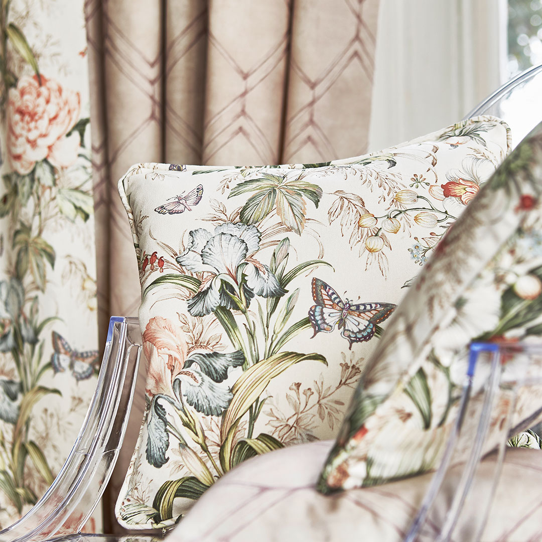 Discover our Kew Gardens inspired Grand Botanical collection and inject a feeling of spring into any interior > ow.ly/f49u50yDz4U