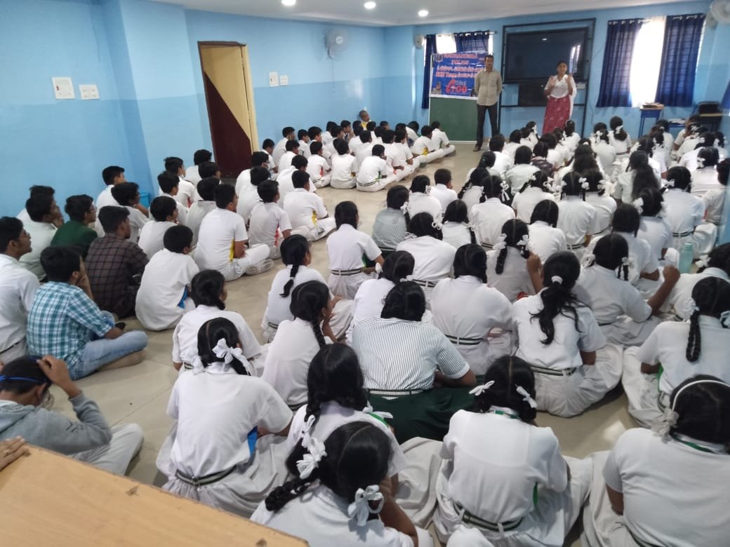 MalkajgiriCop's tweet photo. Today #Sheteam_Vanasthalipuram has conducted an awareness program in #Indu_Aranya_International_School Bandlaguda of @HayathnagarPS limits & explained abt #evteasing, #Child_Marriages, #Socialmedia & #CyberCrime awareness.
@TelanganaDGP @TS_SheTeams @She_TeamRCK1 @TelanganaCOPs https://t.co/v7hyNydg4R