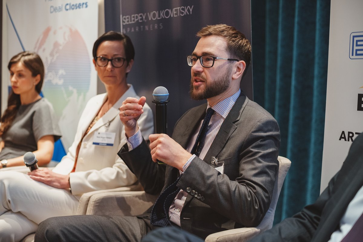 KinstellarO's tweet photo. Kinstellar lawyers Denise Hamer and Andriy Nikiforov speak at #NPL &amp; Real Estate Investment #Summit 2020 in #Kyiv. #intheknow #assetsolutions

https://t.co/PNYbFD8fj0 https://t.co/6ErYYLwCHu