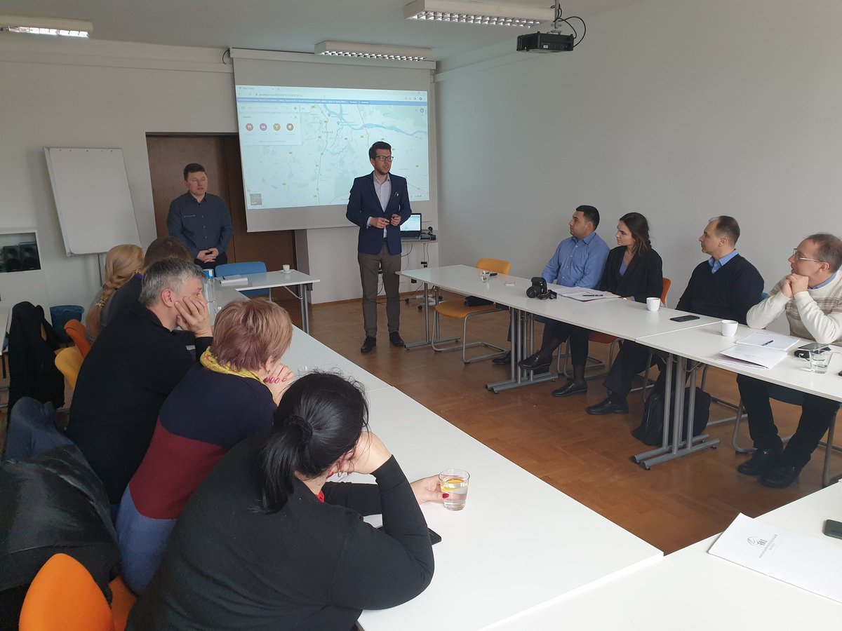 lukaszkk's tweet photo. Sometimes pictures don't show the energy behing a meeting. This one is from @gdansk, where @IRIglobal &amp; @USAIDUkraine invited local elected officials to learn best practices of decentralization and local governance. https://t.co/b8SuGlOuK1