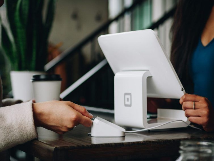 Quand la carte bancaire devient carte de fidélité : la proposition innovante de <a href="/jokoapp/">Joko</a> qui a déjà séduit + de 200 enseignes
v/ <a href="/bymaddyness/">Maddyness</a> buff.ly/31JWe3b