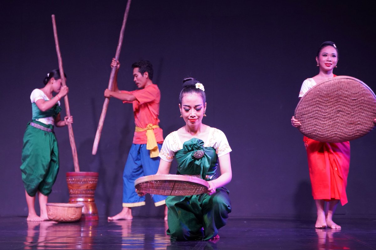 This scene is one of the dances from our Earth &amp; Sky Dance Show at the National Museum every evening. Can you guess what dance is this?  📷 Discover Humanity 
Make your booking at: experience.cambodianlivingarts.org/dance-show/​
#ECLA #DanceShow #CambodianCulture​​​​​​​​​ #ThingstodoinPhnomPenh