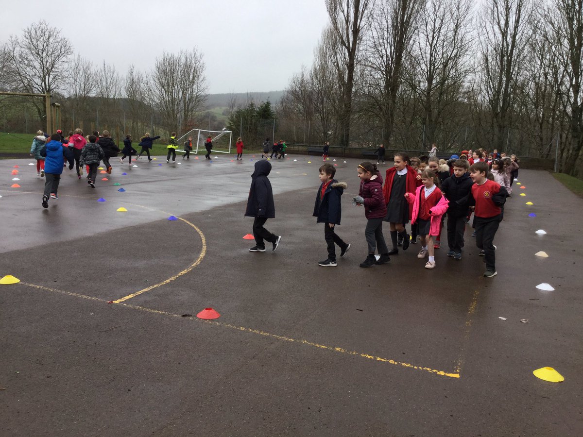 PPSMrsBeard2JB's tweet photo. Year2 enjoying the daily mile.@PPSHealth_Well @PPSMrNocivelli https://t.co/ePftMFwoDe