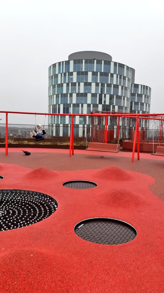 AssocIATEUR's tweet photo. Copenhague jour 2 :

Visite du quartier de #Sydhavn et son architecture diversifiée 🏙 et du quartier alternatif de #Christiana avec una ambiance tout autre. 🌿
L'après-midi était consacrée à la visite des écoquartiers futuristes de #Nordhavn et #Orestad et du quartier #Holmen https://t.co/LqH5ls1cHu