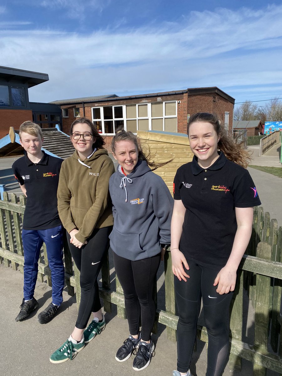 ysgolycreuddyn's tweet photo. Many thanks to the @ysgolycreuddyn @ActifConwy @agcreuddyn Sports Ambassadors for the activities today in @1GlanMorfa . The KS2 children in Ysgol Glan Morfa were excellent! https://t.co/vWWxkxYNRA
