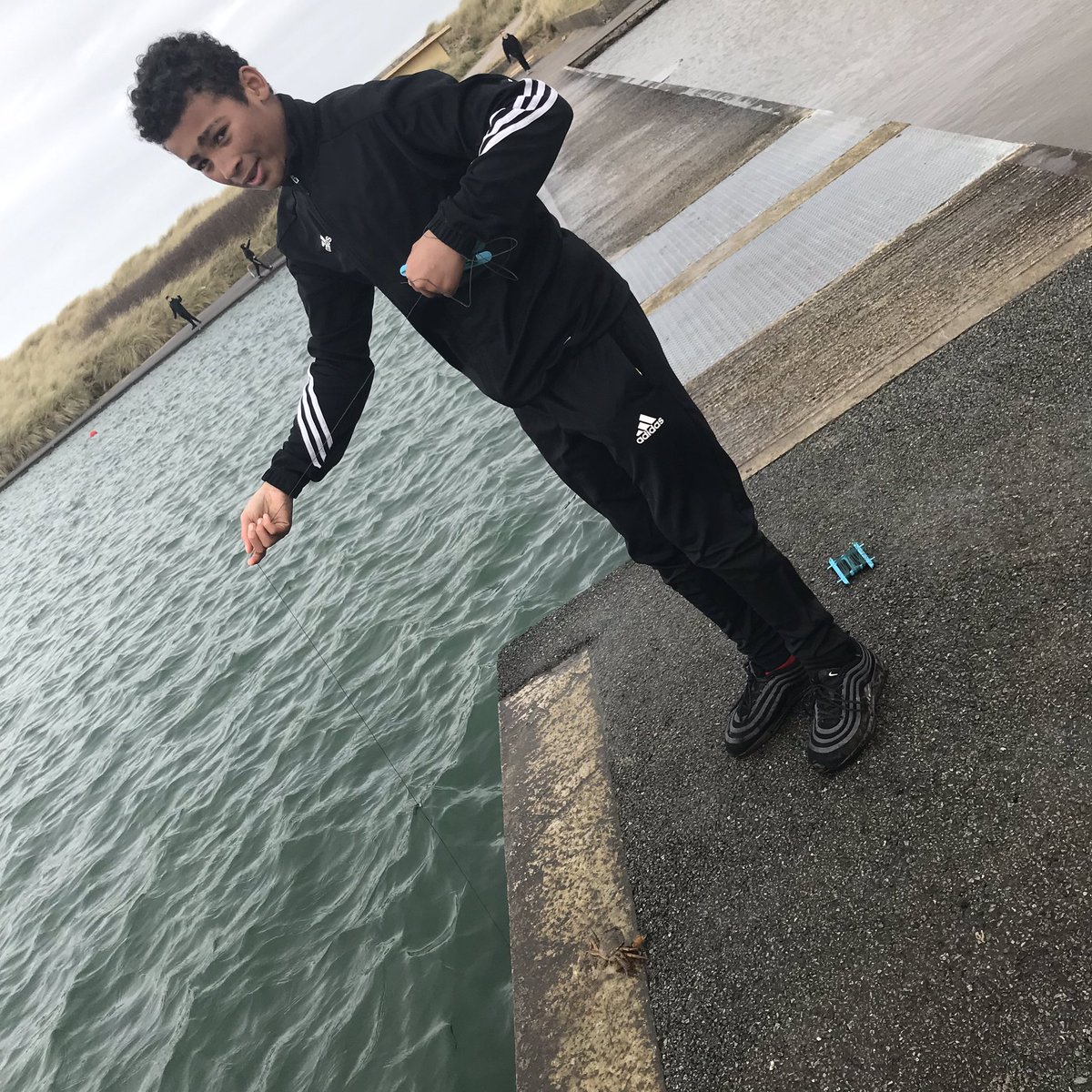 TheHeights_TH's tweet photo. @ks3 outdoor education crabbing today @TheHeights_TH @Head_TheHeights https://t.co/TkbwOod1fm