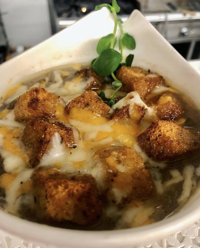 crystanysbrass's tweet photo. Happy Wednesday Folks!! It may be over cast today, but the perfect weather for a hot bowl of soup: we have tomato soup and French onion soup available today 😀 Stop in for lunch or dinner today, we are open until 8pm!! 

Just a reminder we will be closed March 16th-24th! https://t.co/BPOwo0yWMp