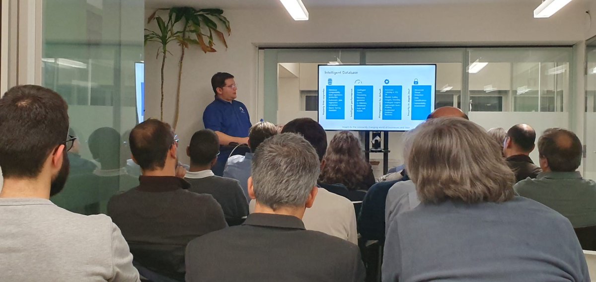 createit_pt's tweet image. Acolhemos mais uma fantástica edição do @sqlport 🙌
Pedro Lopes, Principal Program Manager da Microsoft, partilhou insights que mereceram o máximo interesse da audiência sobre "SQL Server’s Path Toward an Intelligent Database".
#Microsoft #SQLPort #SQLServer #IntelligentDatabase