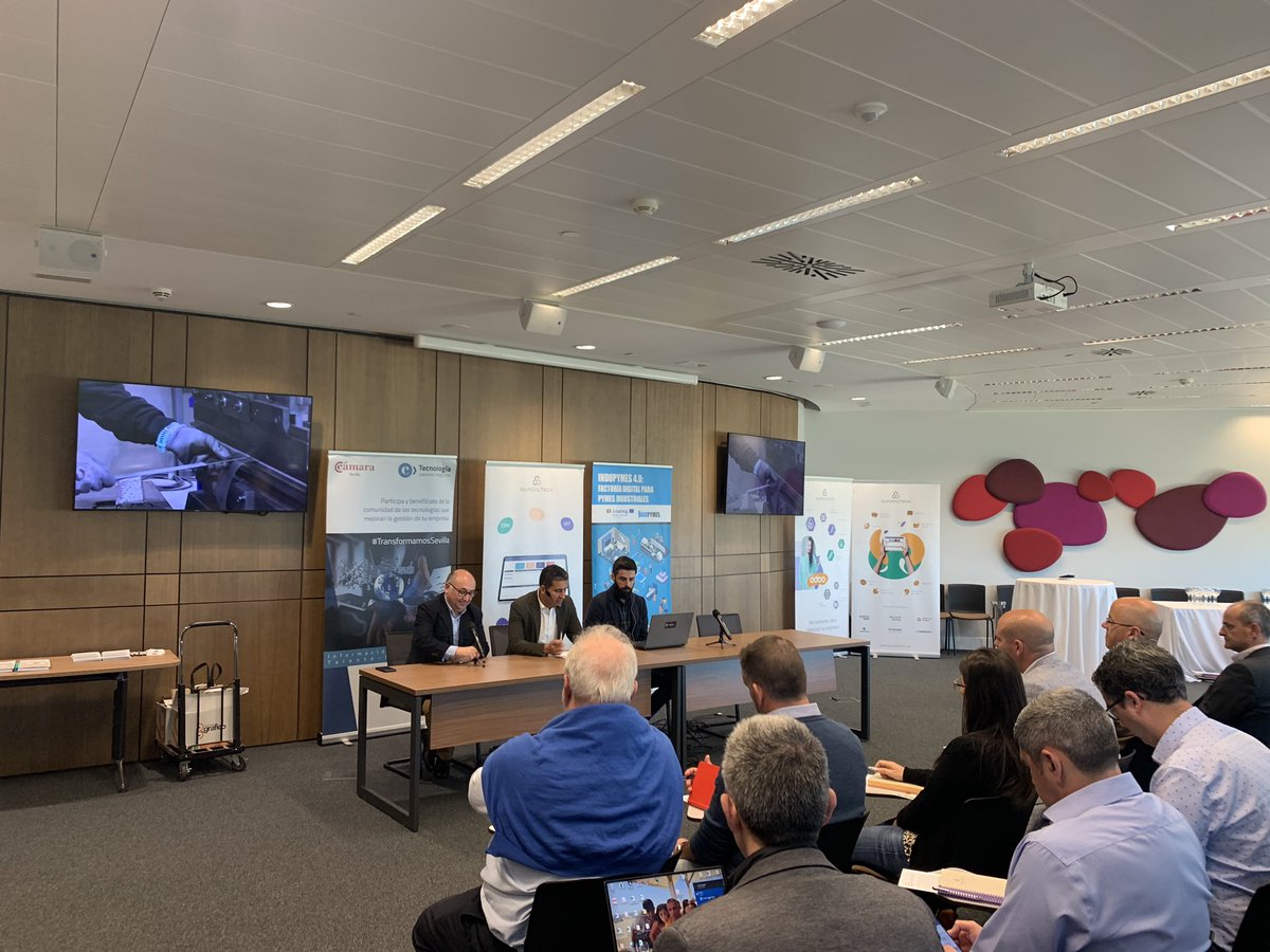 GuadalTech's tweet photo. Comenzamos el evento IDI en Torre Sevilla con Cámara de Comercio dé Sevilla. #guadaltech #eventoIDI #Tecnología https://t.co/5cemSXw8bI