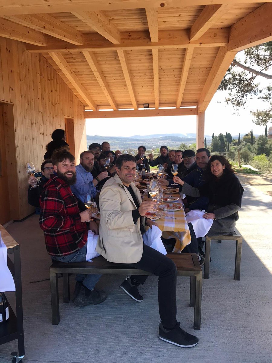 Dilluns vam aprendre sobre la ✂️ #podaderespecte a la vinya 🌱 amb <a href="/RocGramona/">Roc Gramona i Simó</a>, director tècnic de l’<a href="/AcademiaPoda/">Acadèmia de Poda</a> del <a href="/clusterinnovi/">INNOVI</a> 
.
Moltes gràcies 🙌🏻 a l’equip <a href="/Gramona1881/">Gramona</a> i a <a href="/ACSommeliers/">A.C.Sommeliers</a> per donar suport a la #formaciócontinuada
.
ℹ️ innovi.cat/escoladepoda
.
#sommelier