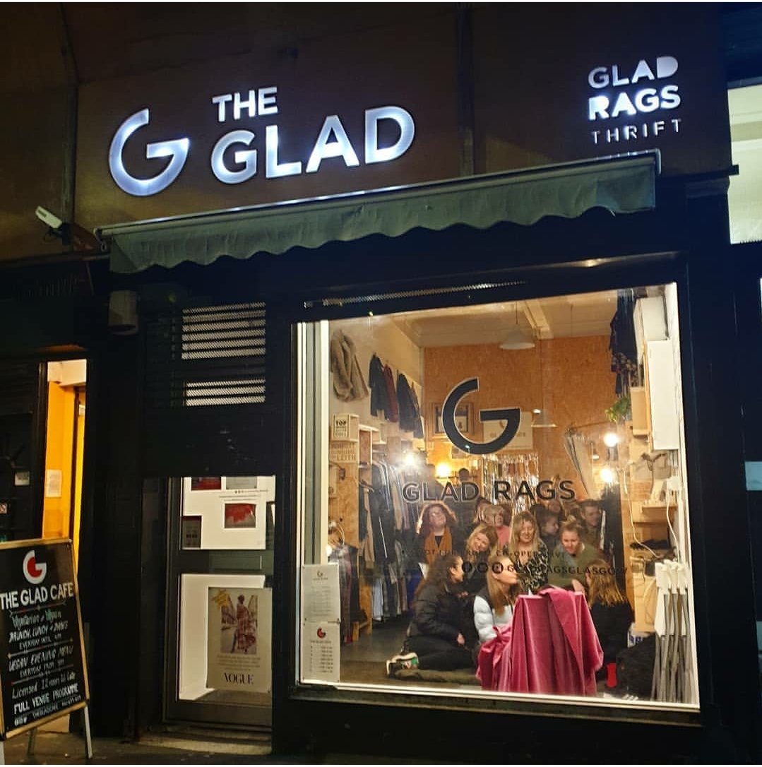 gladragsglasgow's tweet photo. The first ever Femmes Uncut was a roaring success in our wee shop last night! All the acts gave something different - there were laughs, tears and everything in between. Hosted by the amazing Susie Sunshine ☀️ 💞 Next one is the 15th of April - get it in your diaries! 🎉 https://t.co/xugDoxhX6b