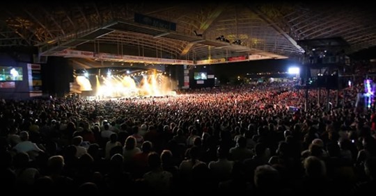 PeralesOficial's tweet photo. CL: Compartimos nuevas fechas de la Gira Baladas para una Despedida. ¡Más de 60 fechas que podéis consultar en la web: https://t.co/nzw50HoqwD! https://t.co/U61OCL2cbz