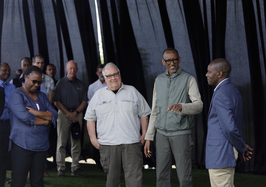 UrugwiroVillage's tweet photo. Today in Kirehe District, President Kagame inaugurates the Nasho Solar-powered Irrigation Project funded by the Howard G. Buffett Foundation. The project includes pivot irrigation systems serving 2099 small scale farmers, a 3.3 Mw solar power plant &amp; model village of 144 houses. https://t.co/VuOQTrveyE