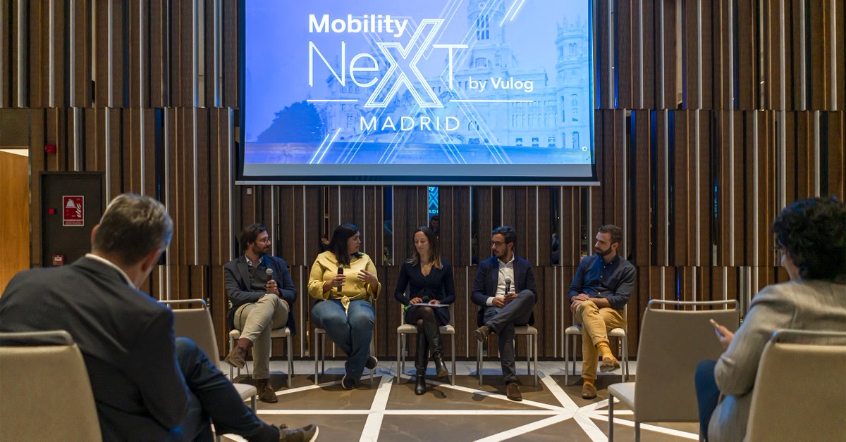 VulogTech's tweet photo. We had a wonderful time last night with leading #mobility experts in #Madrid: @dianamorato Co-Founder @Circ, @chalyst CEO @Wible_esp & @AlvaroZamacola Country Manager Spain & Portugal @BlaBlaCar_es. Y sí, realizamos todo el panel en español! #PoweringSharedMobility #MobilityNeXT https://t.co/jRKr1Z8hBI