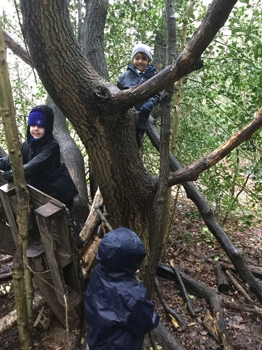 KingsHouseSch's tweet image. Another fantastic week for Bears at Forest School!
#wetwetwet #Bravingtheelements #popcornfun