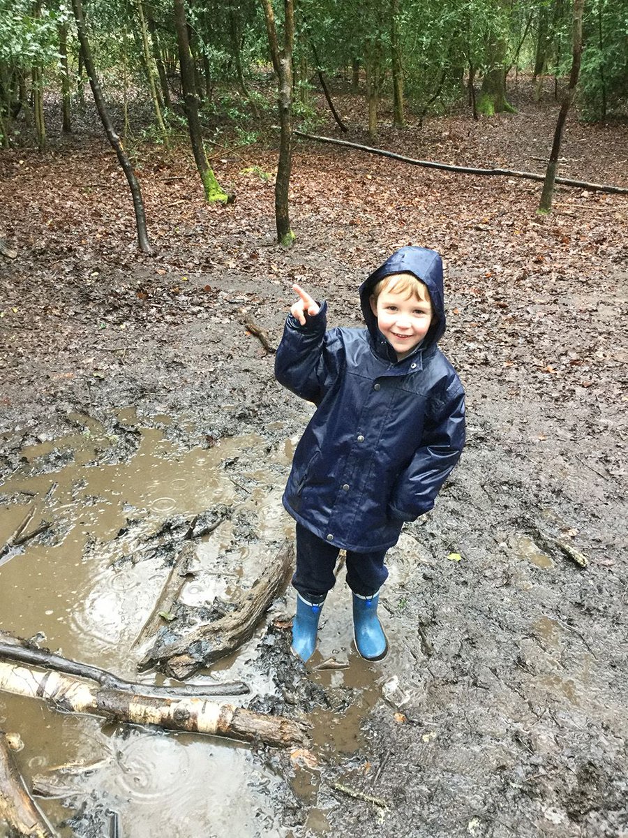 KingsHouseSch's tweet image. Another fantastic week for Bears at Forest School!
#wetwetwet #Bravingtheelements #popcornfun