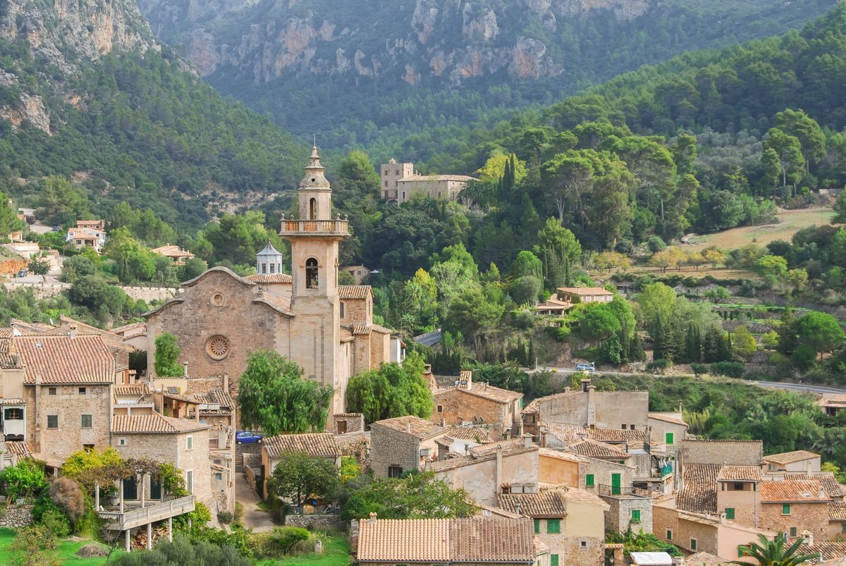handitur's tweet photo. ¿Te gustaría recorrer los pueblos más bonitos de la Serra Tramuntana de Mallorca con una excursión adaptada para ti? 
Descúbrela aquí: https://t.co/nuA8l38ES9 https://t.co/uTE7nn42Fo