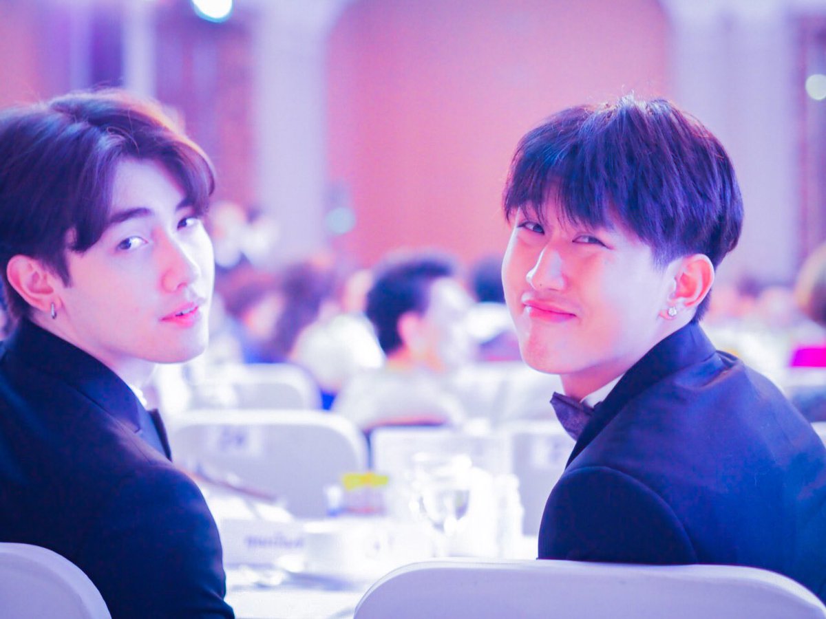 chiddyboyy's tweet photo. ขอขนมหน่อยง้าบ . 💙🌷 @thedaniel_x #HOWEMAGAZINE8TH #HOWETHAILAND #TWIXT #ogmeenterrainment https://t.co/be0ZT5WN6h