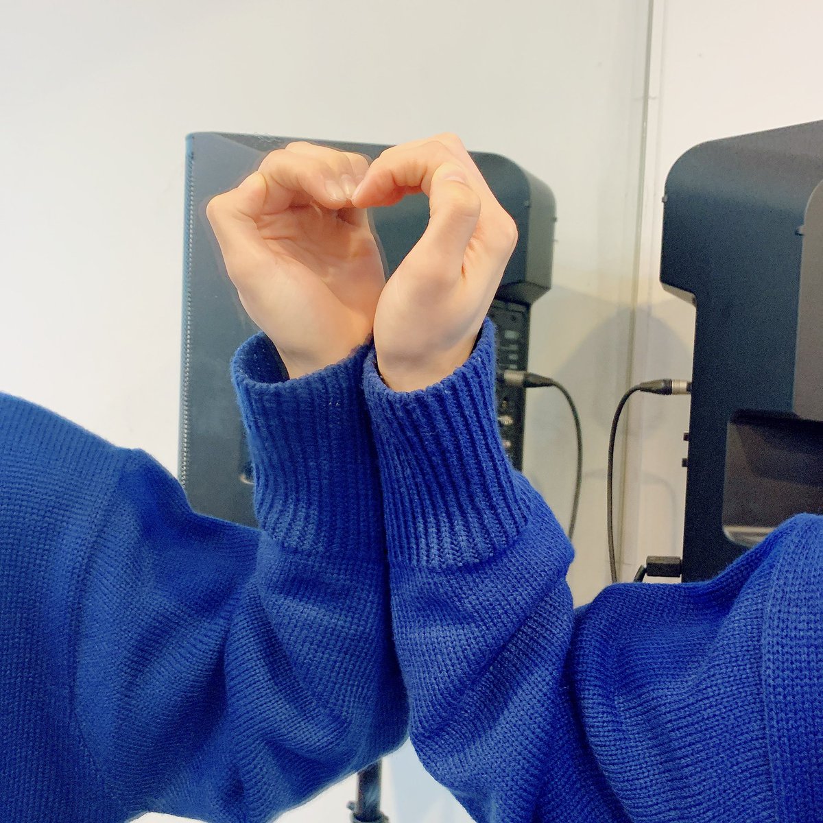 DKB_BRAVE's tweet photo. 유쿠의 거울 하트💞
YUKU’s mirror heart💞

#다크비 #DKB
#미안해엄마 #SorryMama
#유쿠 #YUKU https://t.co/4JzrNCgLXd