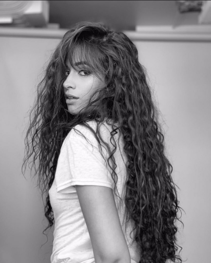 𝘊𝘭𝘢𝘪𝘳𝘦 𝘌𝘭𝘪𝘻𝘢𝘣𝘦𝘵𝘩 𝘑𝘰𝘩𝘯𝘴𝘰𝘯. ꨄ

            𝘵𝘸𝘦𝘯𝘵𝘺-𝘰𝘯𝘦. 𝘱𝘪𝘴𝘤𝘦𝘴. 𝘴𝘪𝘯𝘨𝘭𝘦.
      𝘣𝘰𝘺 𝘢𝘯𝘥 𝘨𝘪𝘳𝘭 𝘬𝘪𝘴𝘴𝘦𝘳. 𝘴𝘪𝘯𝘨𝘦𝘳. 𝘮𝘰𝘥𝘦𝘭. 
   𝘵𝘳𝘢𝘷𝘦𝘭𝘦𝘳. 𝘩𝘰𝘳𝘳𝘰𝘳 𝘧𝘢𝘯. 𝘩𝘰𝘱𝘦𝘭𝘦𝘴𝘴 𝘳𝘰𝘮𝘢𝘯𝘵𝘪𝘤.

fav/rt for a dm? ☺️